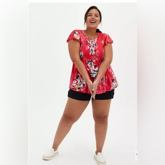 Torrid pink floral babydoll smocked crewneck top size 00/medium O37 - Picture 3 of 12